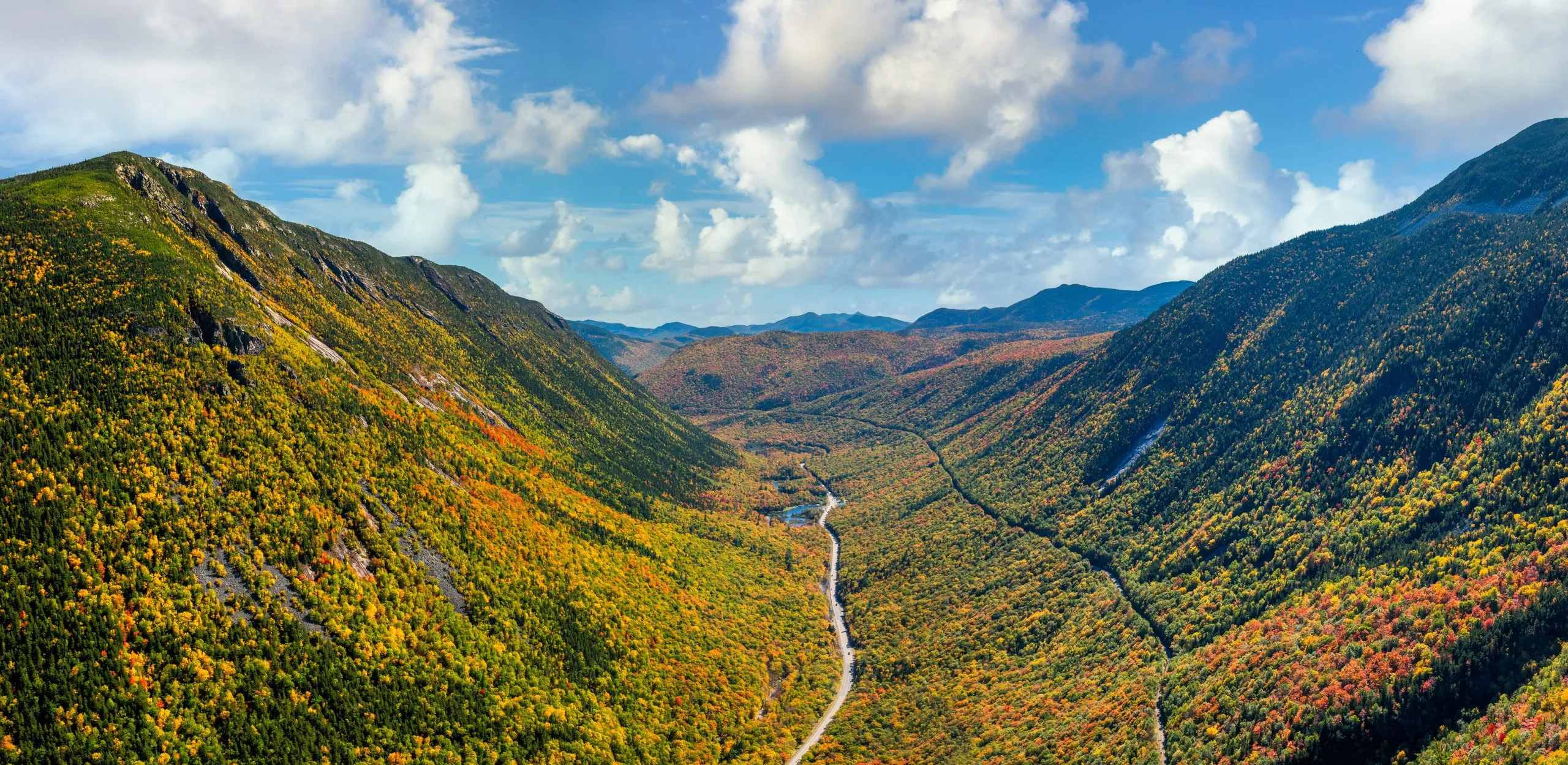 Autumn view from Mount Willard in the White Mountain National Forest - Crawford Notch Road
